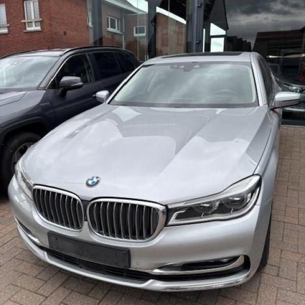 BMW  SEDAN