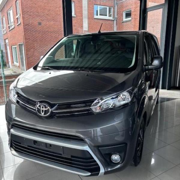 TOYOTA  PROACE